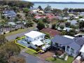 91 Sandy Point Road with Wifi Boat Parking and Air Con Guest house, Corlette - thumb 1