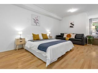 A Bright & Stylish Studio Next to Darling Harbour Apartment, Sydney - 1