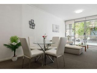 A Cozy & Modern Studio Next to Darling Harbour Apartment, Sydney - 3