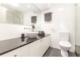 A Cozy & Modern Studio Right Next to Darling Harbour Apartment, Sydney - 5