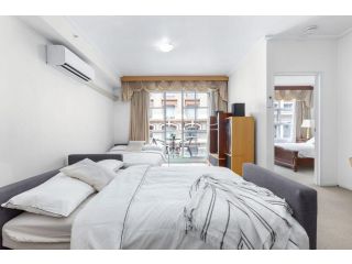 A Cozy & Spacious Apt for 6 Next to Darling Harbour Apartment, Sydney - 5