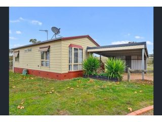 A Delightful Farm Stay, Close to Bendigo Apartment, Victoria - 1