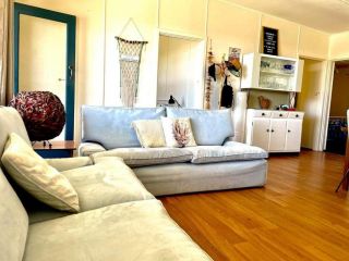 A Magic Shack - relax, recharge, frolic & fish Guest house, South Australia - 3