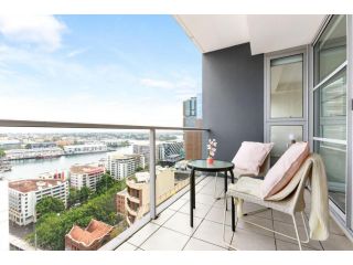 A Spacious & Comfy 2BR Apt Harbour View FREE Parking Apartment, Sydney - 4