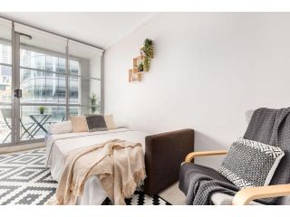 A Spacious & Modern CBD Studio Next to Darling Harbour Apartment, Sydney - 5