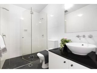 A Stylish & Bright Suite Next to Darling Harbour Apartment, Sydney - 5