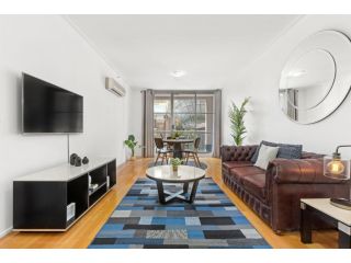 A Stylish Studio for 5 Next to Darling Harbour Apartment, Sydney - 2