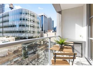 A Stylish Studio Next to Darling Harbour with City Views Apartment, Sydney - 1