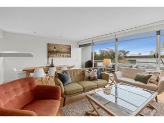 A Touch Of Class Apartment, Lorne - 1