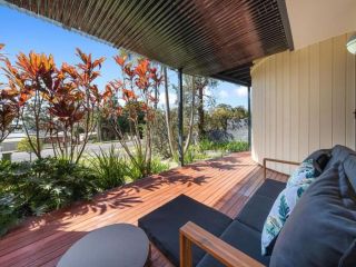A Tropical Oasis with Views Over Jervis Bay 100m to Orion Beach Guest house, Vincentia - 3