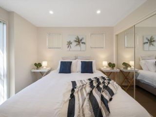 A Tropical Oasis with Views Over Jervis Bay 100m to Orion Beach Guest house, Vincentia - 5
