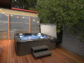 AALFOR LODGE - Luxury Cabin with Spa & Cinema! Chalet, Mount Buller - 1
