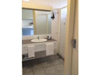 Abel Tasman Waterfront Motel Hotel, Lakes Entrance - 4