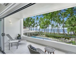 Belle Escapes - Suite 14, where Pure Luxury meets the Coral Sea, Alamanda Resort Apartment, Palm Cove - 4