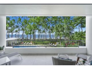 Belle Escapes - Suite 14, where Pure Luxury meets the Coral Sea, Alamanda Resort Apartment, Palm Cove - 1