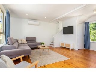 Coastal Holiday Home at Seacliff! 2 x King Beds, close to Adelaide Guest house, South Australia - 5