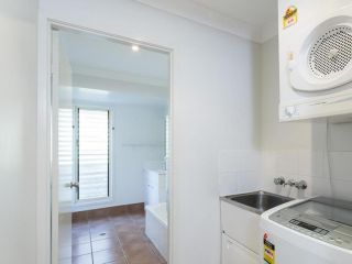 Absolute Guest house, Point Lookout - 4