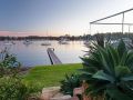Absolute Waterfront Lakehouse Fishing Point Waterfront Pool Jetty Guest house, Fishing Point - thumb 3