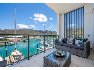 Absolute Waterfront Magnetic Island Apartment, Nelly Bay - 2