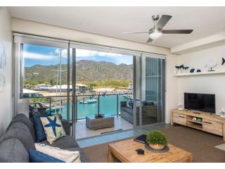 Absolute Waterfront Magnetic Island Apartment, Nelly Bay - 1