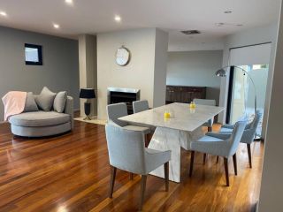 Luxurious Waterfront with Jetty and Boatshed Guest house, New South Wales - 3