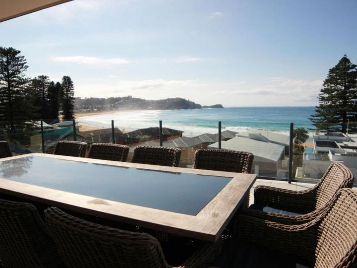 Beachside Holiday Home with Stunning Seaviews Guest house, Avoca Beach - imaginea 2