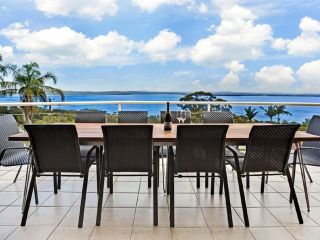 'The Bay', 25 Wallawa Rd - huge home with aircon, spectacular views & chromecast Guest house, Nelson Bay - 4