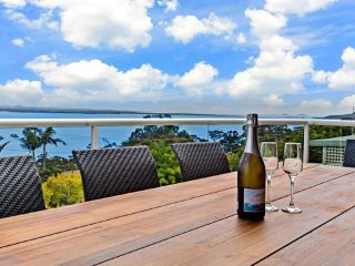 'The Bay', 25 Wallawa Rd - huge home with aircon, spectacular views & chromecast Guest house, Nelson Bay - 1