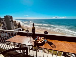 ABSOLUTELY STUNNING! ON THE BEACH !!! Apartment, Gold Coast - 5