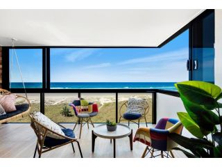 Absolutly Beachfront Surfers Paradise, Pure Shores! Apartment, Gold Coast - 4