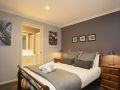Acacia 2 - Luxurious Holiday Townhouse Guest house, Jindabyne - thumb 7
