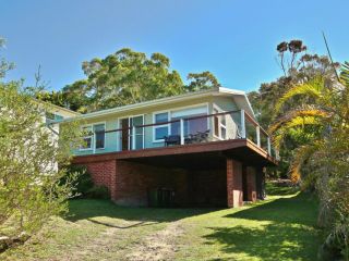 Acacia Cottage at Hyams 4pm Check Out Sundays Guest house, Hyams Beach - 1
