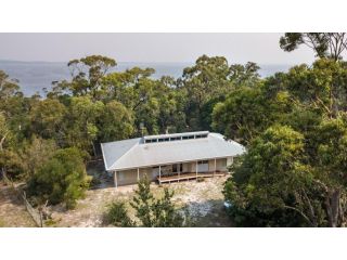 Acacia Lakehouse - The lake at your doorstep Guest house, Victoria - 2