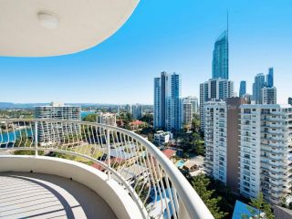 Acapulco 2 Bedroom Ocean View Surfers Paradise Apartment, Gold Coast - 3