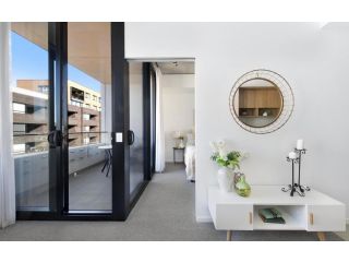 Accommodate Canberra - Azure Apartment, Kingston - 1