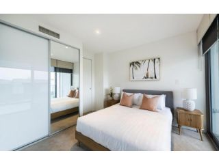 Accommodate Canberra - Lakefront Apartment, Kingston - 4