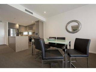 Accommodate Canberra - Manhattan on the Park Apartment, Canberra - 2