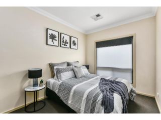 Accommodation On Lansell 1 being Unit 1 of 6 Lansell Street Apartment, Mount Gambier - 3