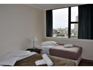 Accommodation Sydney City Centre - Hyde Park Plaza 3 bedroom 1 bathroom Apartment Apartment, Sydney - 1