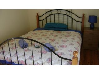 Accommodation Sydney North - Forestville 4 bedroom 2 bathroom house Guest house, New South Wales - 4