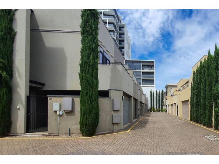 ADE001 Spacious 3BR Townhouse Great City Location Guest house, Adelaide - imaginea 10