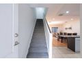 ADE001 Spacious 3BR Townhouse Great City Location Guest house, Adelaide - thumb 6