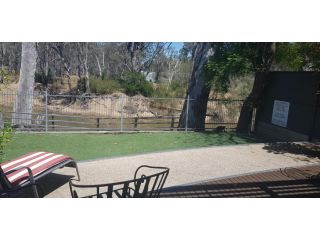 Adelphi Apartment 6 Riverview 2 BDRM or 6A King Studio Riverview both with balconies Apartment, Echuca - 2