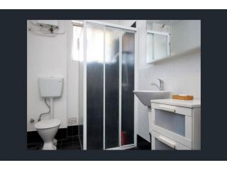 Affordable Apartment close to city and Beaches Apartment, Perth - 5