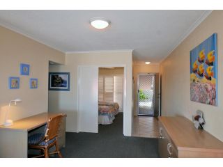 Bright & comfortable in quiet location Apartment, Sunshine Beach - 5