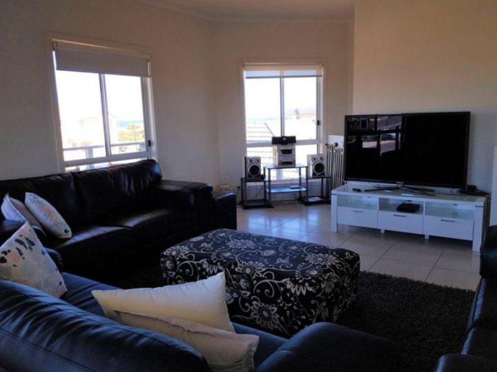 Agape Holiday Home with Pool table and Free Wifi Guest house, Wallaroo - imaginea 15