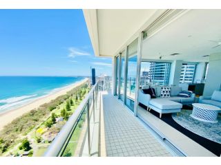 Air on Broadbeach Beachfront 2Level stunning apartment with 180 degree views Apartment, Gold Coast - 1