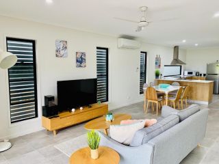 AIRLIE BEACH Delight. Hop, skip jump to everything Guest house, Cannonvale - 2