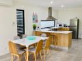 AIRLIE BEACH Delight. Hop, skip jump to everything Guest house, Cannonvale - thumb 4