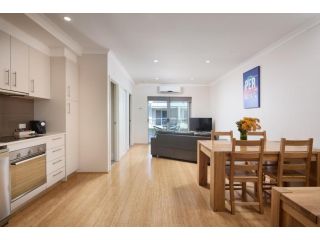 Airport Apartments by Vetroblu Aparthotel, Perth - 3